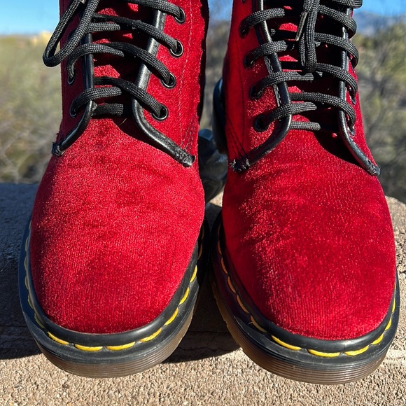 🏴 Dr. Martens MIE Vintage Red Velvet Boots UK 5 - Picture 7 of 17